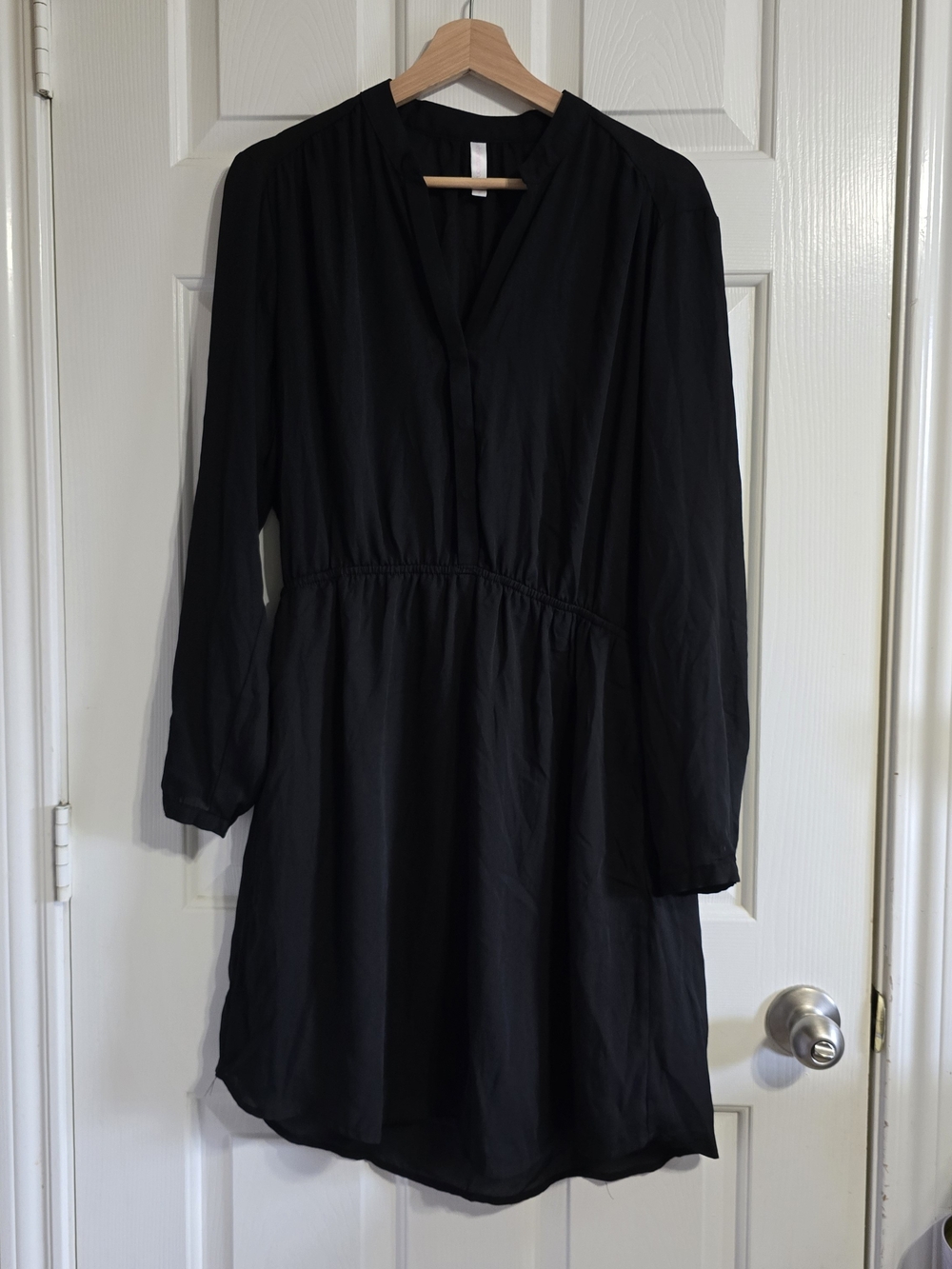 Xhilaration Black Solid Mini Dress V-Neck Puff Long Sleeve Button Front L/G